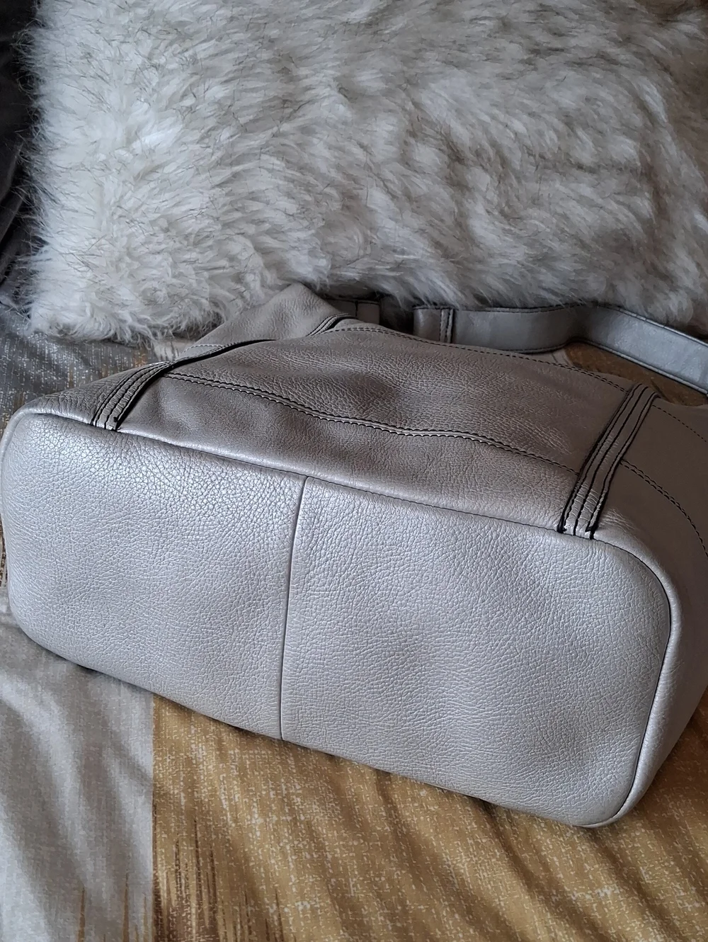 Reaction Kenneth Cole Taupe/Gray Pebbled Leather Slouchy Hobo Bag